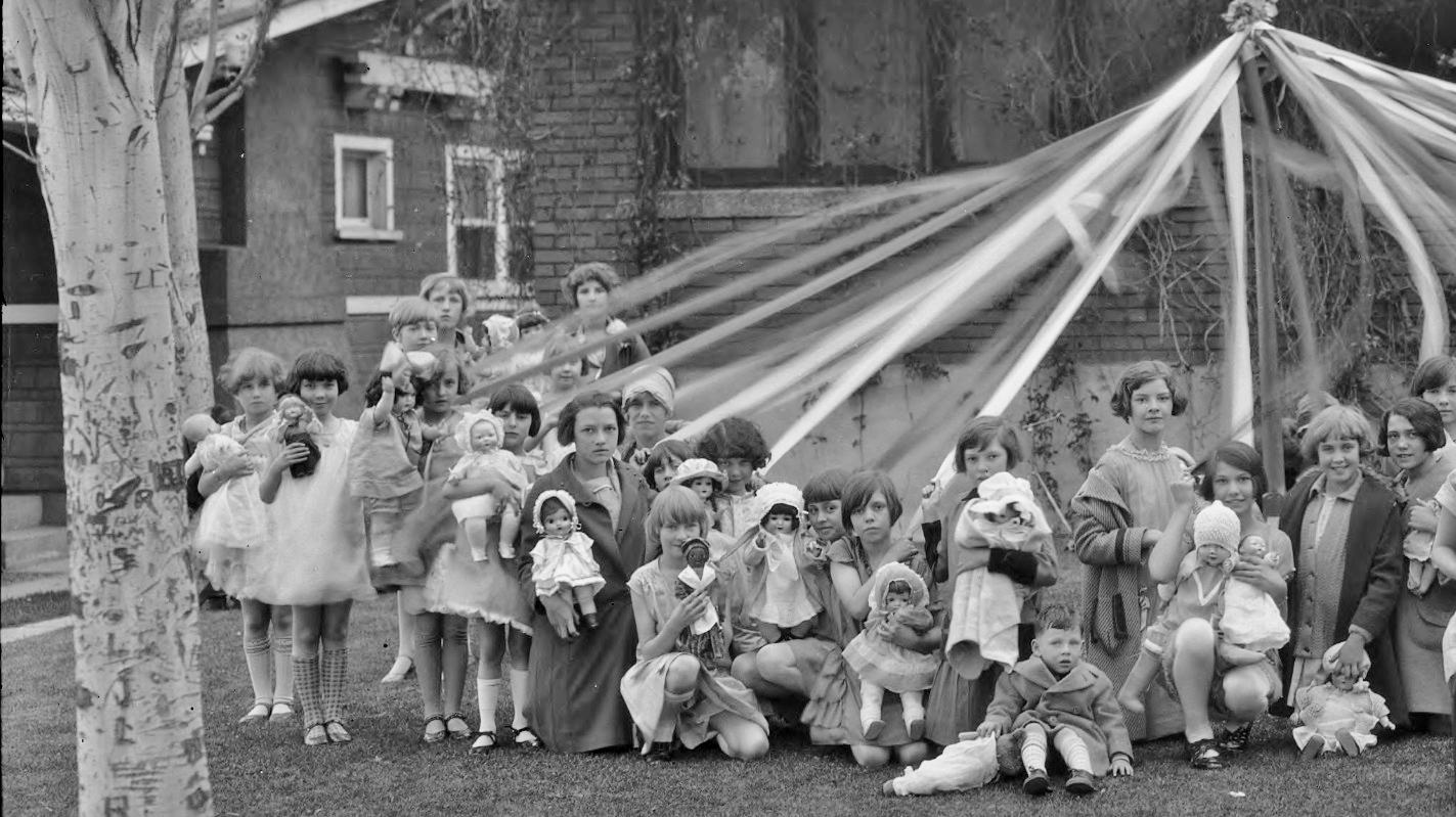 1559 Harvard Maypole 5-2-1928 a